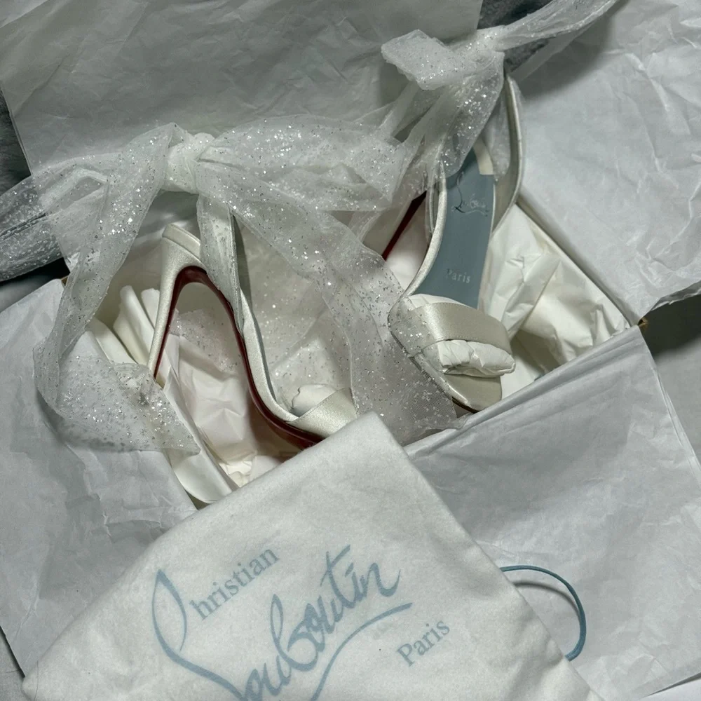 Christian Louboutin Crepe Satin Tulle
Sandale Du Desert 100 Ankle Wrap Sandals - Picture 2 of 5